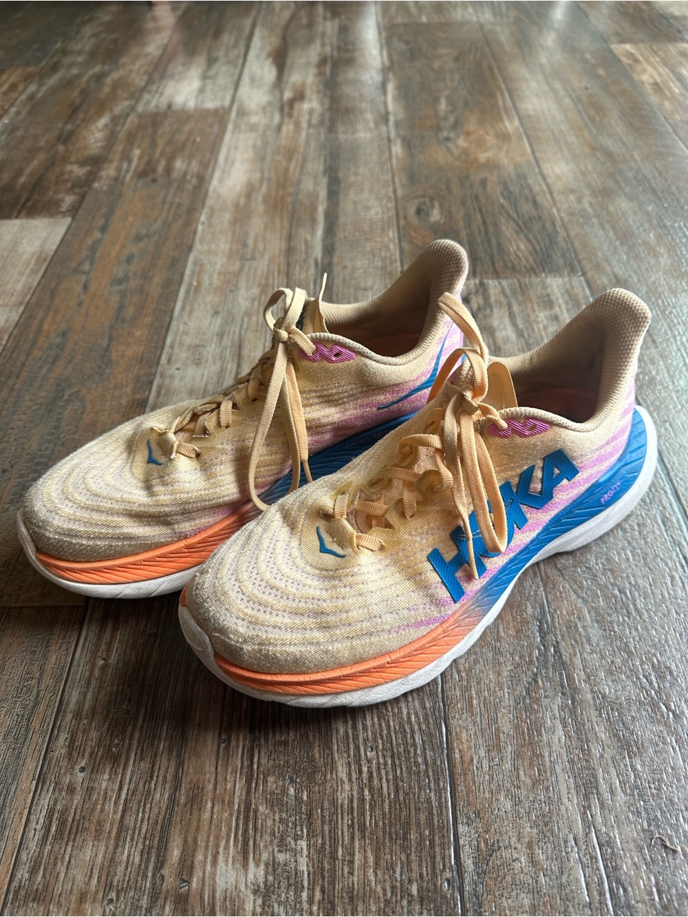Hoka One One Mach 5 Womens Size 9 Yellow Athletic Running Shoes Sneakers
